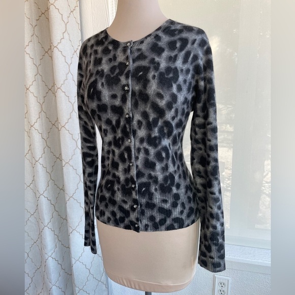 100% Cashmere Apt 9 Leopard Print Cardigan Sweater, Size M - Picture 2 of 9